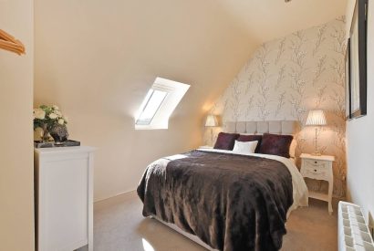 A bedroom at Horseshoe House, Peak District
