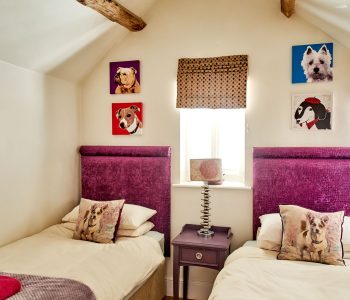 A twin bedroom at The Old Forge, Peak District
