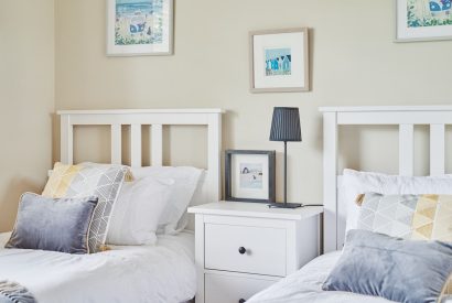 A twin bedroom at Slate Beach House, Anglesey