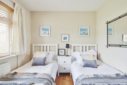 A twin bedroom at Slate Beach House, Anglesey