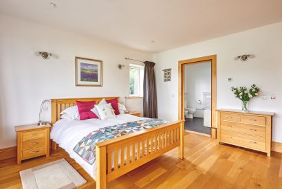 Menai View - Luxury Cottages Wales - bedroom3