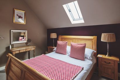 A bedroom at Green Pastures Cottage, Peak District