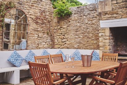 The outdoor dining area at Crooked Cottage, Cotswolds