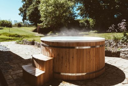 The hot tub at Holwell Farmhouse, Devon