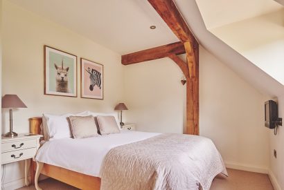 A bedroom at Apple Tree Cottage, Cotswolds