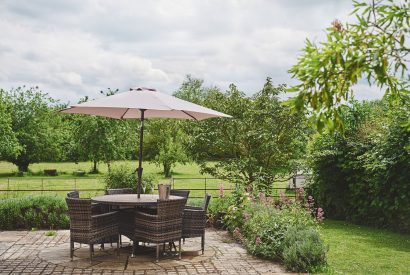The outdoor dining area at Apple Tree Cottage, Cotswolds