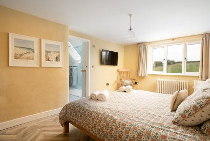 A double bedroom at Daydreamer Cottage, Cornwall