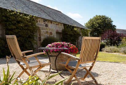 The patio area at Moon Cottage, Cornwall