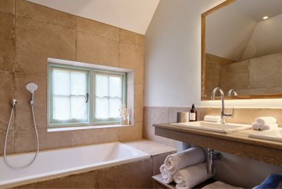 A bathroom at Olive Tree Cottage, Sussex