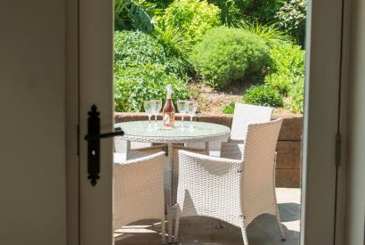 The outdoor dining table at Wood Cottage, Worcestershire