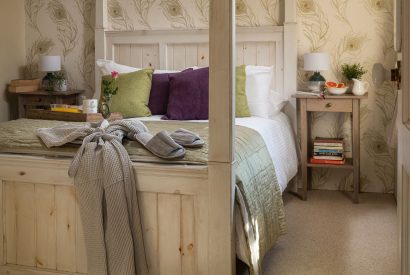 A double bedroom at Rosefinch Cottage, Devon