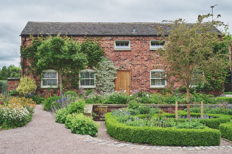 gardens and courtyard at Bluebell Cottage