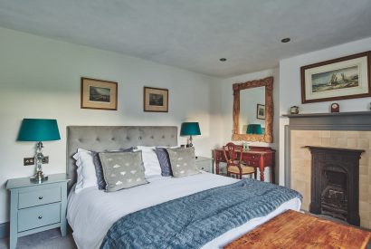 A double bedroom at Roupel Hall, Devon