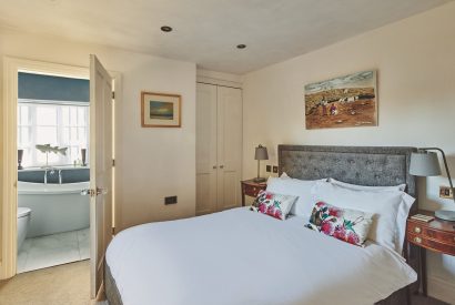 A bedroom at Roupel Hall, Devon