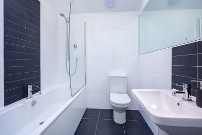 A bathroom at Ty Hir, Llyn Peninsula