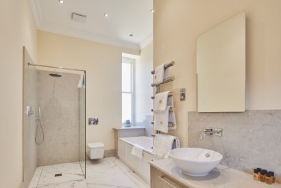 A bathroom at Greenham Manor, Berkshire