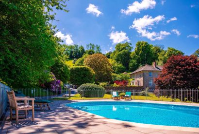 The outdoor swimming pool at Harberton Cottage, Devon