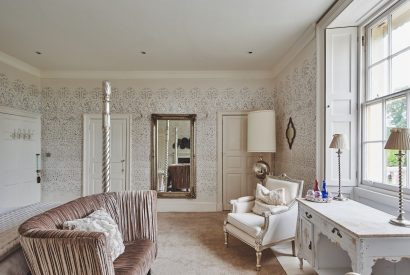 A bedroom at Queen Anne Manor, Vale of Glamorgan