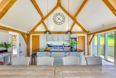 The kitchen and dining room at Serenity Retreat, Devon