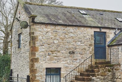 The exterior of The Milkmaid's Suite, Peak District