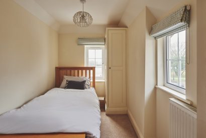 A single bedroom at Alpaca House, Sussex