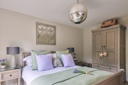 A bedroom at Bay Tree Cottage, Cotswolds