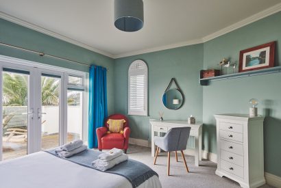 A bedroom at Beach Manor, West Sussex