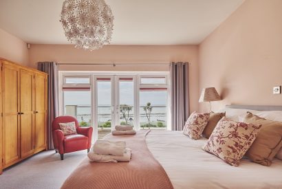 A bedroom at Beach Manor, West Sussex