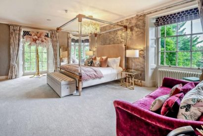 The Beverly Hills bedroom at The South Lake Manor, Lake District 