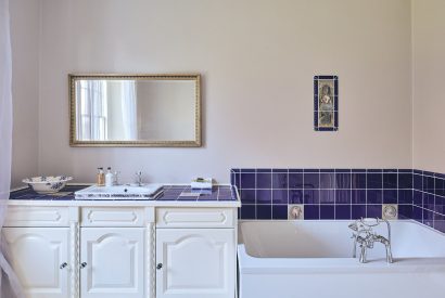 A bathroom at Scott's Manor, Somerset