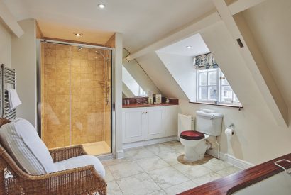 A bathroom at Tennyson House, Cotswolds