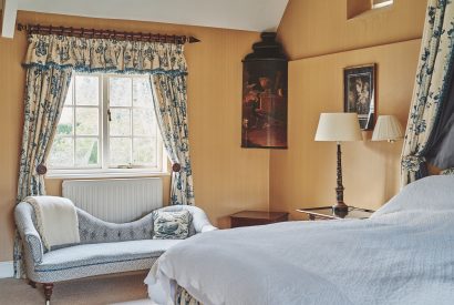 A double bedroom at Tennyson House, Cotswolds