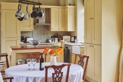 The kitchen and dining room at Keats Cottage, Cotswolds