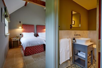 An ensuite bedroom at Milk Barn, Cotswolds