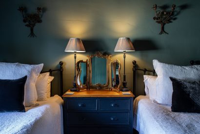 A twin bedroom at The Townhouse Sherborne, Dorset