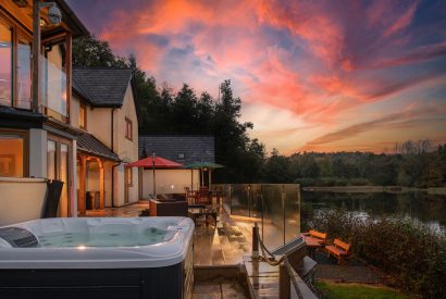 The hot tub at Lake House, Powys