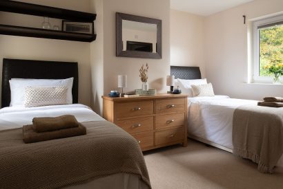 A twin bedroom at Lake House, Powys