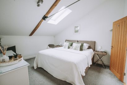 A double bedroom at Luxury Penthouse, Cotswolds
