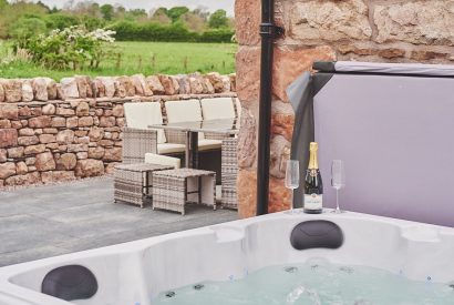 The hot tub at Plum Cottage, Lake District
