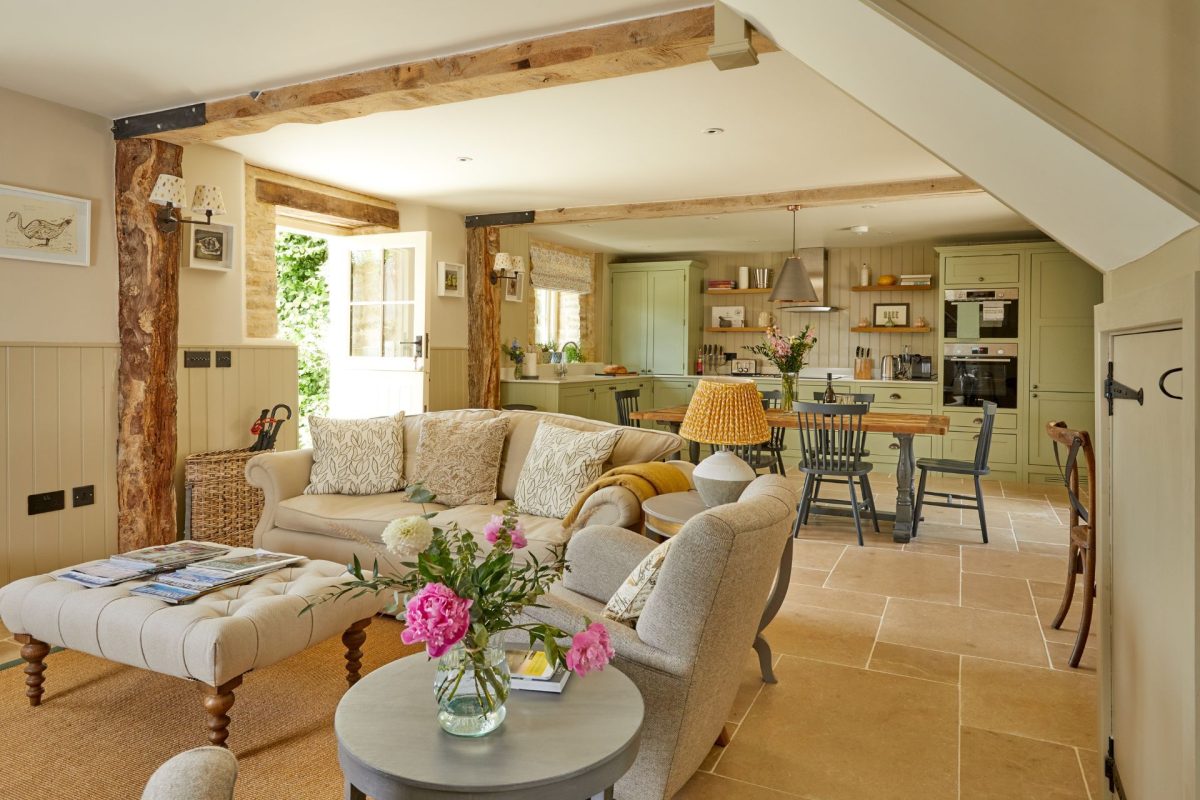 The living room and kitchen at Orchard Stable, Cotswolds