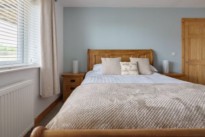 A bedroom at Ty Llewelyn, Llyn Peninsula