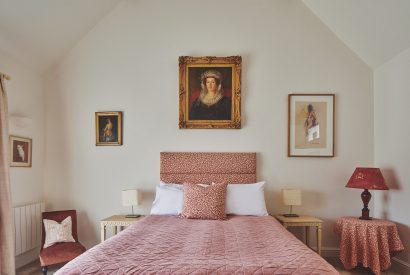 A double bedroom at Hereford Barn, Chiltern Hills
