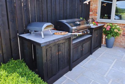The BBQ and pizza oven at The Carriage House, Cotswolds