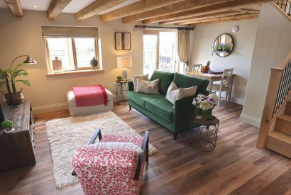 The open-plan living room at Piglet's Hideaway, Cotswolds