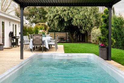 The heated swimming pool at Paisley Cottage, Kent
