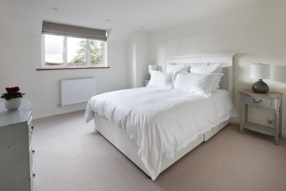 A double bedroom at Riverside View, Chiltern Hills