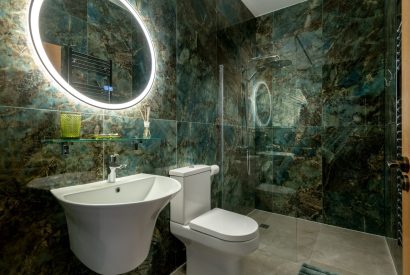 A bathroom at Sunset Retreat, Kente