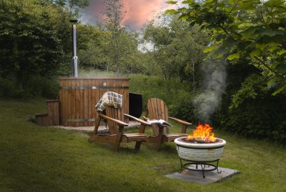 The hot tub at Hooting Owl Retreat, Somerset