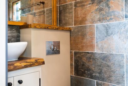 The bathroom at Hooting Owl Retreat, Somerset