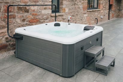 The hot tub at Plum Cottage, Lake District